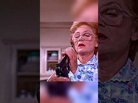 🤣Le compró un arma a su hijo! #peliculas #series #shorts