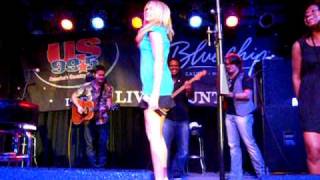 Laura Bell Bundy dancing at Joe's Bar