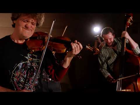 Godalkanje - Csipinek a legenyese, Fecioresc lui Tibi Gheza