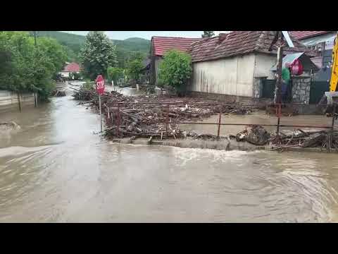 Viitură rapidă pe Valea Cuzap