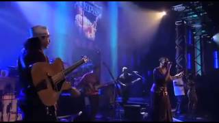 While My Guitar Gently Weeps -  Santana ft.  Indie Arie  (Live)