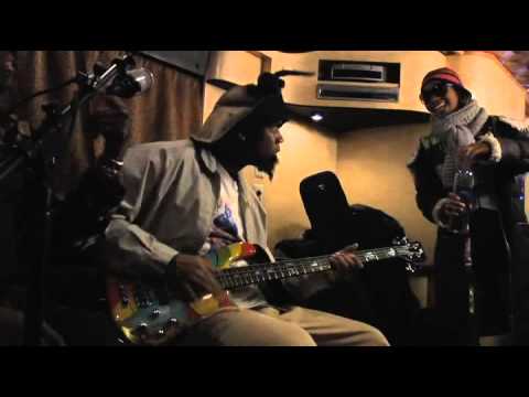 Warwick Live 2011 - Fuss on the Buss