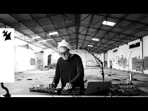 Zank - Feels Like Home (Official Music Video)