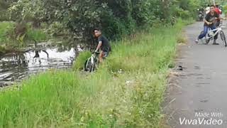 Download lagu #04# gara gara balapan versi viva video$ mp3