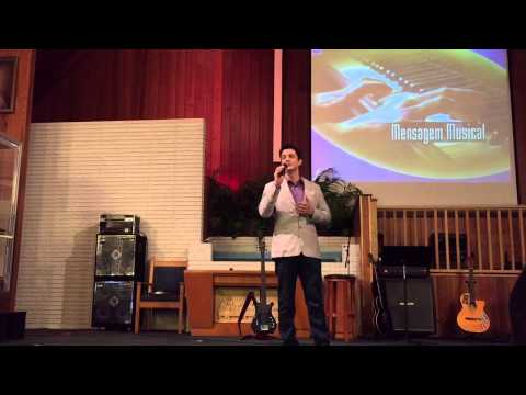 André cantando "Escolhi Acreditar" na IASD Brazilian Chapel em Pompano Beach, FL - 28 Fev. 2015