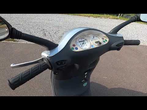 2004 Piaggio Vespa ET2 50 Walkaround & Test Ride