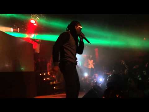 Admiral T à l'Acropol le 16 novembre 2013