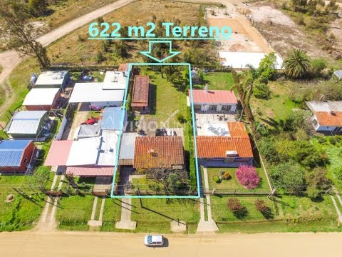 Venta conjunta de Dos Casas independientes en un gran terreno de 622 m2, una de 2 Dormitorios y 1 Baño, la otra de 1 Dormitorio y 1 Baño, Parrillero, Garaje. Barrio Español del balneario Atlántida, 8 cuadras al Norte de la Interbalnearia por Ruta 11.