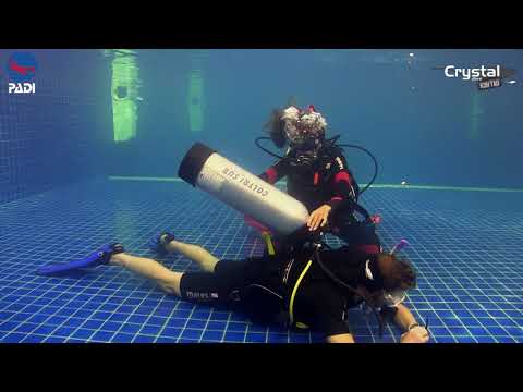 How to Fix a Loose Cylinder Band 🤿 PADI IDC Skills Dive Instructor