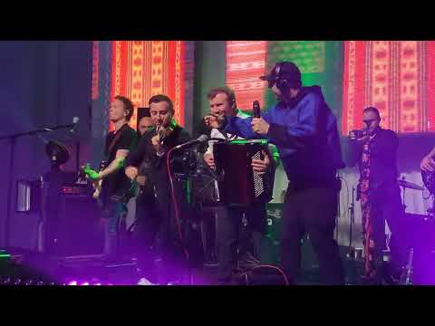 Zdob și Zdub împreună cu frații Advahov. Cuculețul