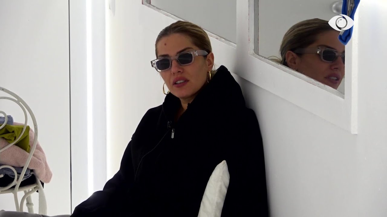 “Ke ndonjë gjë për të thënë që sheh ashtu?”/ Ilnisa ngre tonet me Eglën: Akoma s’mi ke nxjerrë sytë