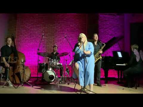 Marta Burdynowicz (Café Majonez) - Dwie bajki à la Frank Wildhorn