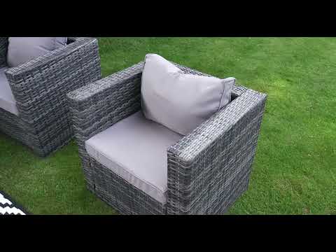 Richlylive | Vine sofa courtyard display
