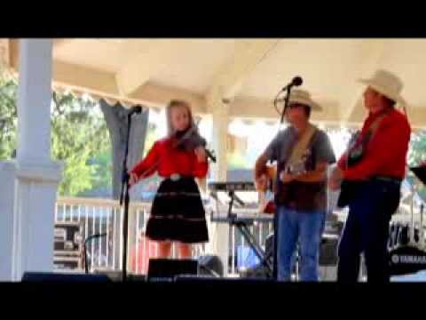 Amaya Rose sings Wayfaring Stranger