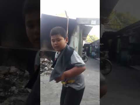 Berkelahi sama seperman