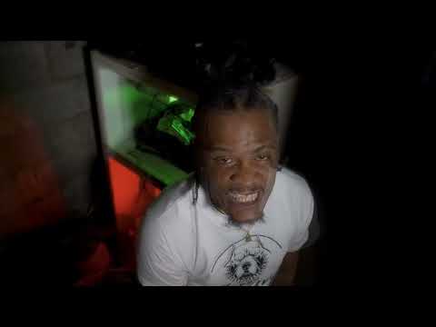 @DANNYRABIA17  - En La Equina  (Freestyle #1)  Prod @Speekie