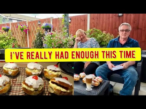 Six iced buns with sultanas,raspberry jam and cream, in the air fryer. Don’t forget prime day.