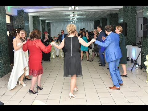 13 Hora mare la nunta