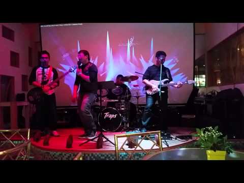 Jamming with the Kayumanggi Band.