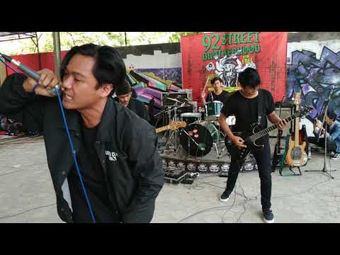 Miss Some Promise - Empty Hearts '''LIVE''