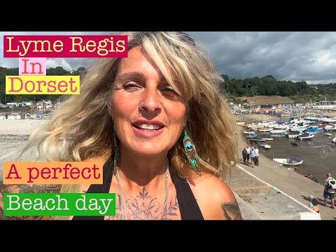 A TRIP TO LYME REGIS DORSET FOR A MUCH NEEDED BEACH DAY, THE PERFECT DESTINATION