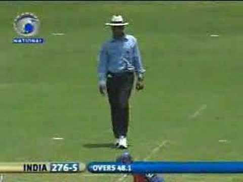 Dhoni and Raina turn 0 in 2 runs