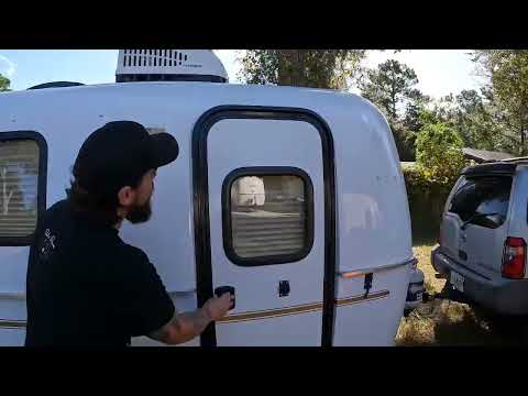 Let’s take a tour of a 13ft 2022 Scamp Deluxe.