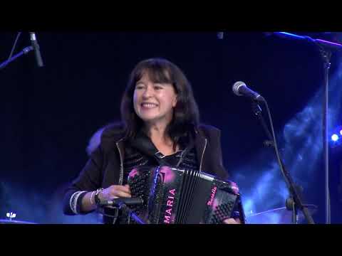 SANDRINE TARAYRE Mon bateau de Tahiti ET la fete du tabac ET Pistonette Et Coucou musette