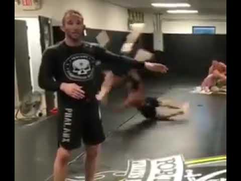 Hilarious screaming reaction to Ura Nage Judo throw