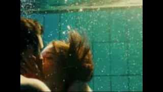 Cold- Annie Lennox... With lyrics on screen