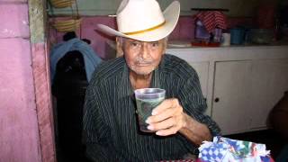 A un Padre Muerto- Que falta me hace mi Padre (Antonio Aguilar).wmv