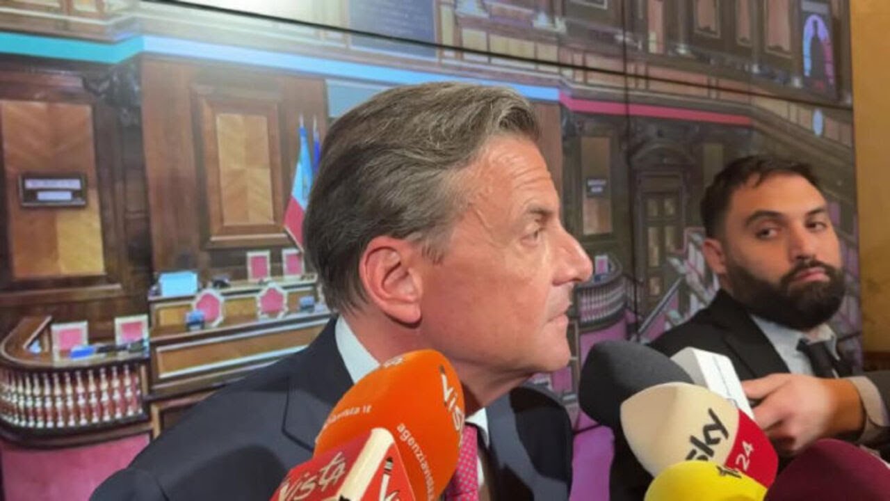 Calenda a Meloni: Vuoi una proposta? Ma manda a casa Urso, è la prima proposta