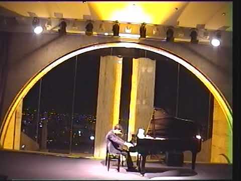 Hovhannes Manukyan (piano) /Olivier Messiaen: Twenty looks at the Child Jesus