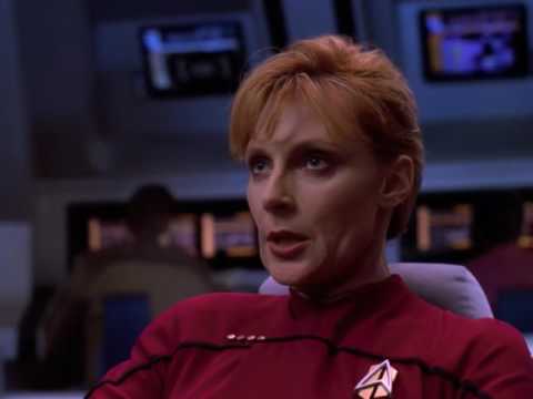 Confused picard destroys federation ship Star Trek TNG (HD)