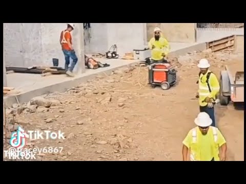 "Mexico" Building Wall For $$ & Economy Collapse! Keep Away Americans From Crossing over To Mexico 🤔