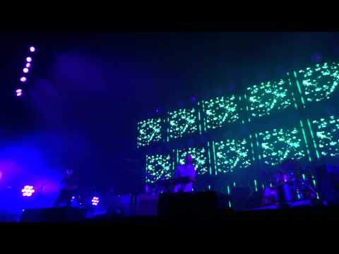 Radiohead - Treefingers (live in Nimes 10th of july 2012)