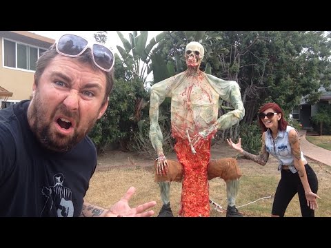 TDW 1203 - Strangest Halloween Yard Decoration Ever ?