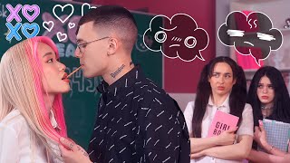 Download lagu A girl falls for her teacher while her classmate copes with bullying | XOXO EPISODE 5 mp3