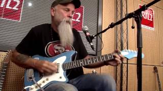 Seasick Steve -  Baby Please Don&#39;t Go en Session Très Très Privée RTL2