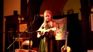 Magdalen Fossum sings Roll On Mississippi Roll On