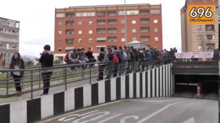 gli-studenti-occupano-il-parcheggio-di-porta-rufina