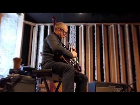 Infinity. Mart Soo improvising on guitar.