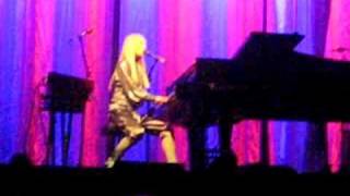Tori Amos - Yo George/Sweet Dreams part (Ljubljana 26-6-07)