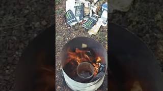 Derretendo latinhas em casa #derretendoalumínio #derretendolatas #barrasdelatão #fundição