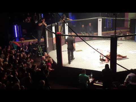 Chris Connolly  - Raged 7 MMA end of round 1