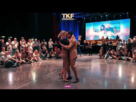 MORENASSO AND CAROLIN FOR A PERFECT DANCE