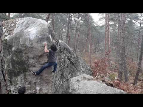 Excalibur (droite) 6b+ 6c Cuisinière Crête Sud