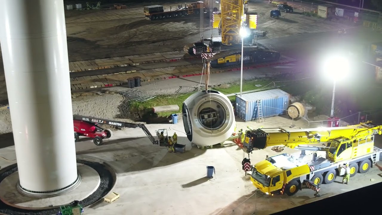 Construction spectaculaire de l'éolienne ATS-Castrol