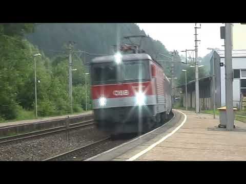 2011 - AT - Trains on the Semmering line (Semmeringbahn), south of Vienna Wien