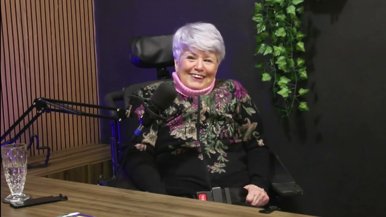 Jornalismo, derrubar Gilmar Mendes, o gato Nando e o surgimento da Tia do Zap.  #noticias #twitter